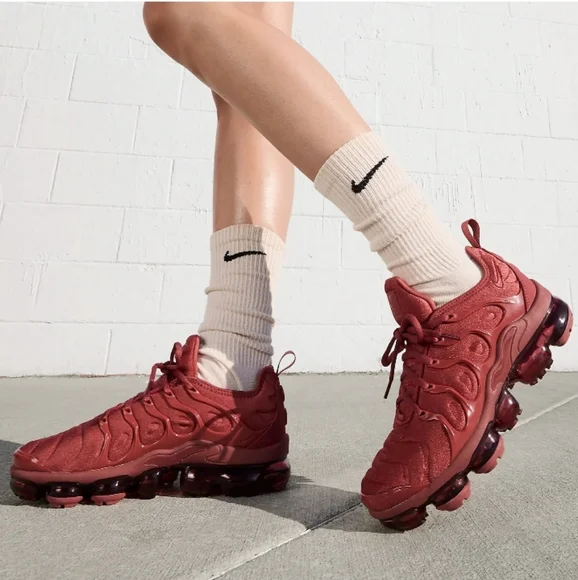 Nike Air Vapormax Plus Women's Triple Red (Burgundy) Running Sneakers - Picture 11 of 11